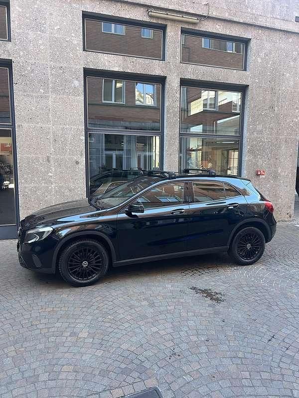 Usata Mercedes GLA200 Executive 136 CV (100 kW) 2017 SUV