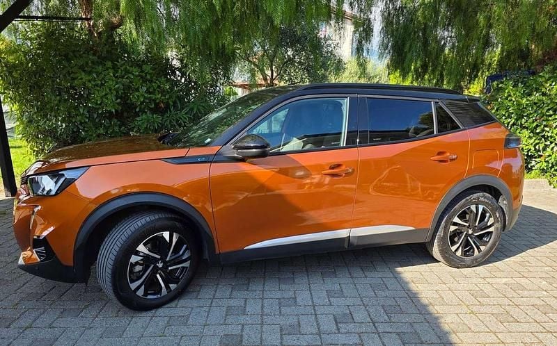 Begagnad Peugeot 2008 GTi 100 kW (136 HK) 2022 Orange SUV