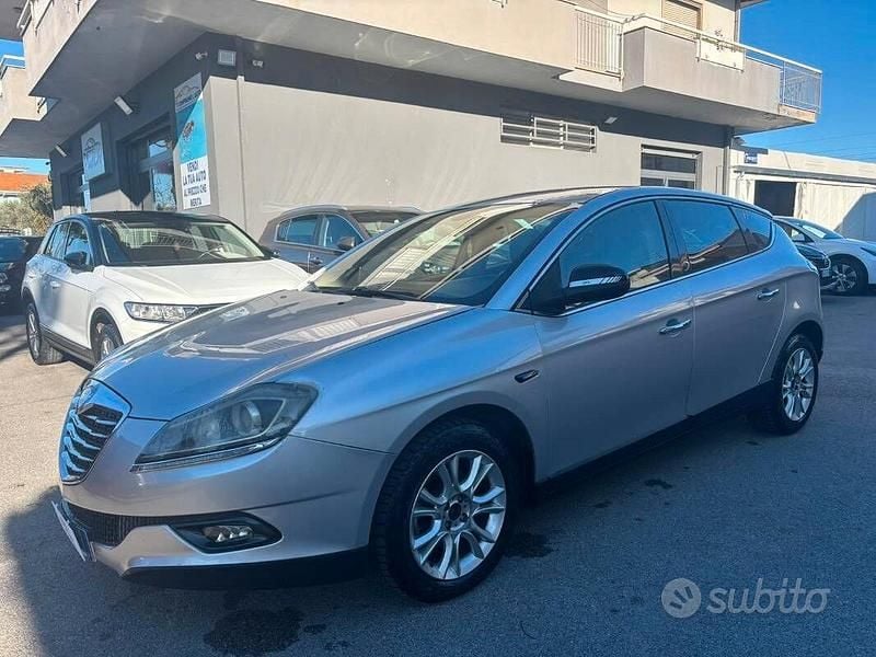 Usata Lancia Delta 120 CV (88 kW) 2012 Utilitaria