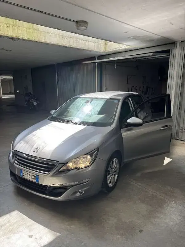 Usata Peugeot 308 Active 92 CV (67 kW) 2014 Berlina