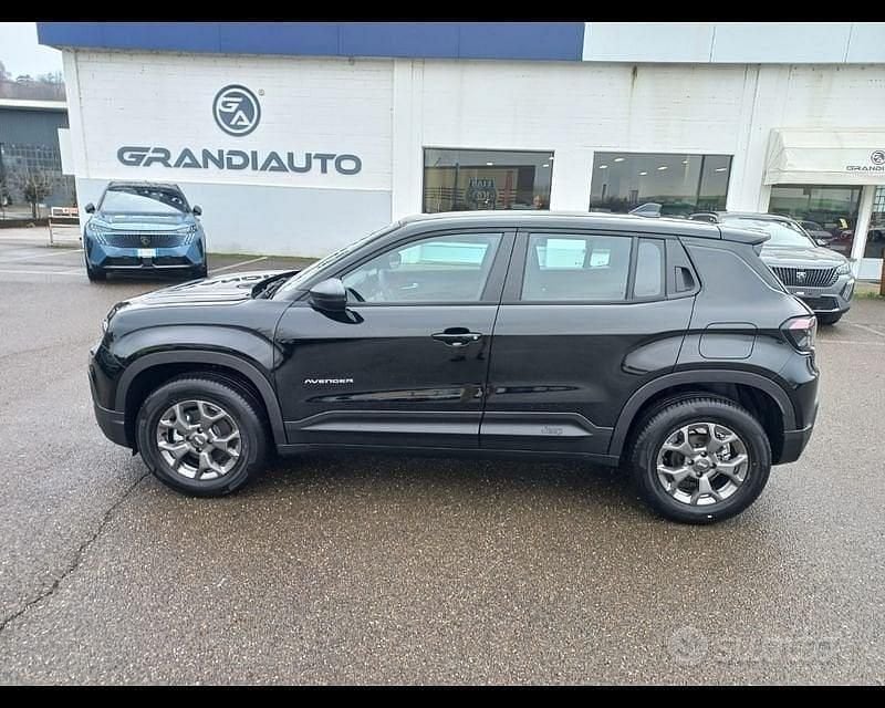 Nuova Jeep Avenger Longitude 100 CV (73 kW) 2025 Nero SUV