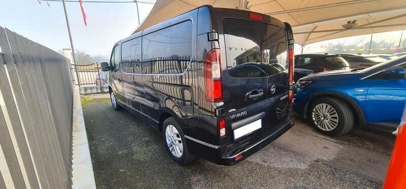 Usata Opel Vivaro 145 CV (106 kW) 2016 Nero Monovolume