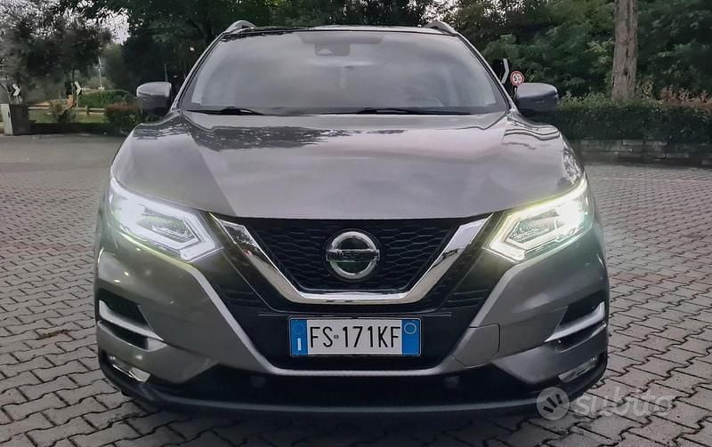 Grigio Usata 2018 Nissan Qashqai Tekna+ SUV | 10.900 € (Super prezzo) - Immagine 1/4