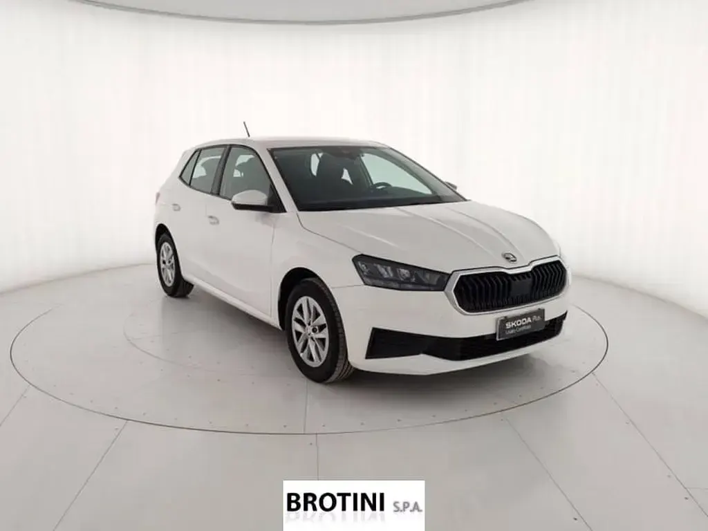 Usata Skoda Fabia Ambition 80 CV (58 kW) 2023 Bianco pastello Utilitaria