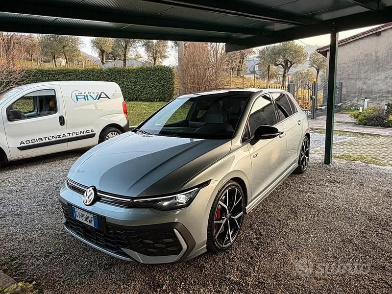 Usata VW Golf VIII GTI 265 CV (194 kW) 2024 Grigio Berlina