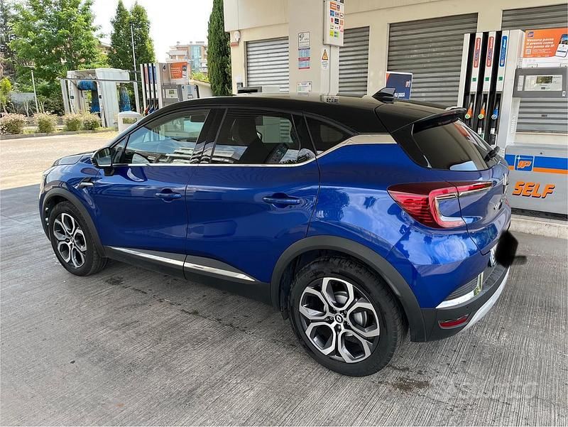 Usata Renault Captur 101 CV (74 kW) 2023 Blu SUV