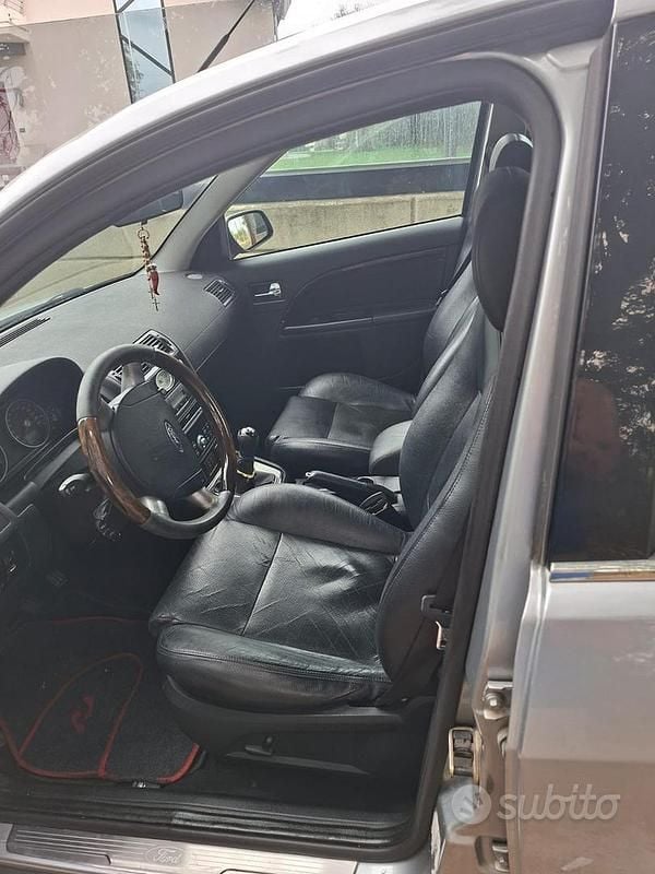 Usata Ford Mondeo 131 CV (96 kW) 2004 Berlina