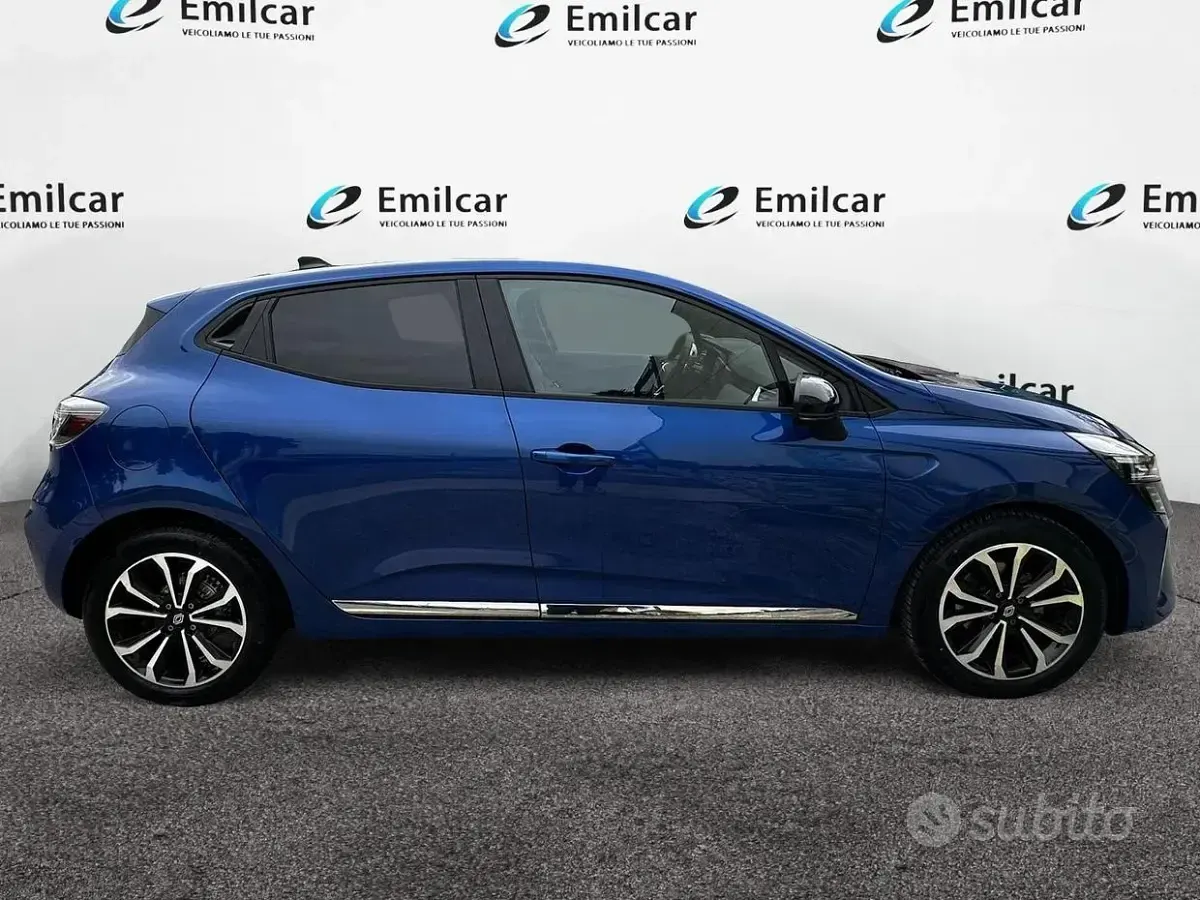Usata Renault Clio V Techno 91 CV (66 kW) 2025 Bluazzurro Berlina