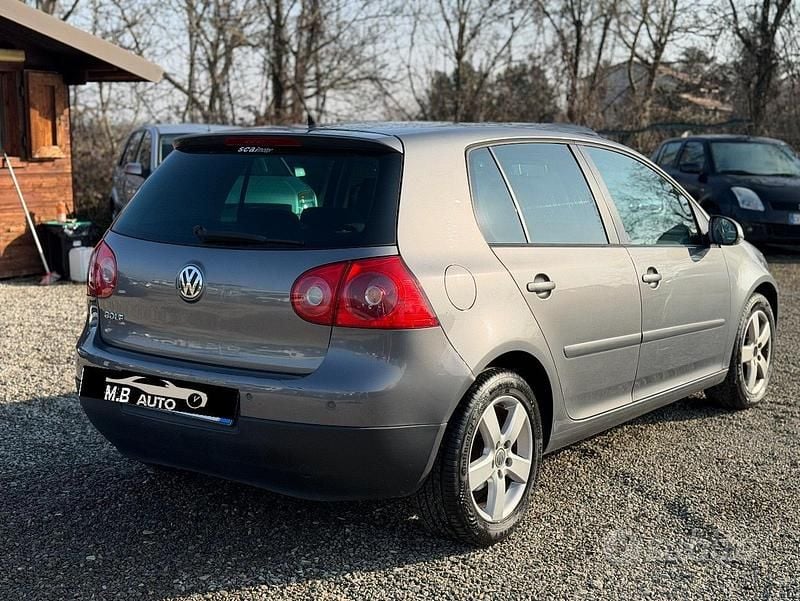 Usata VW Golf VI 101 CV (74 kW) 2010 Grigio Utilitaria