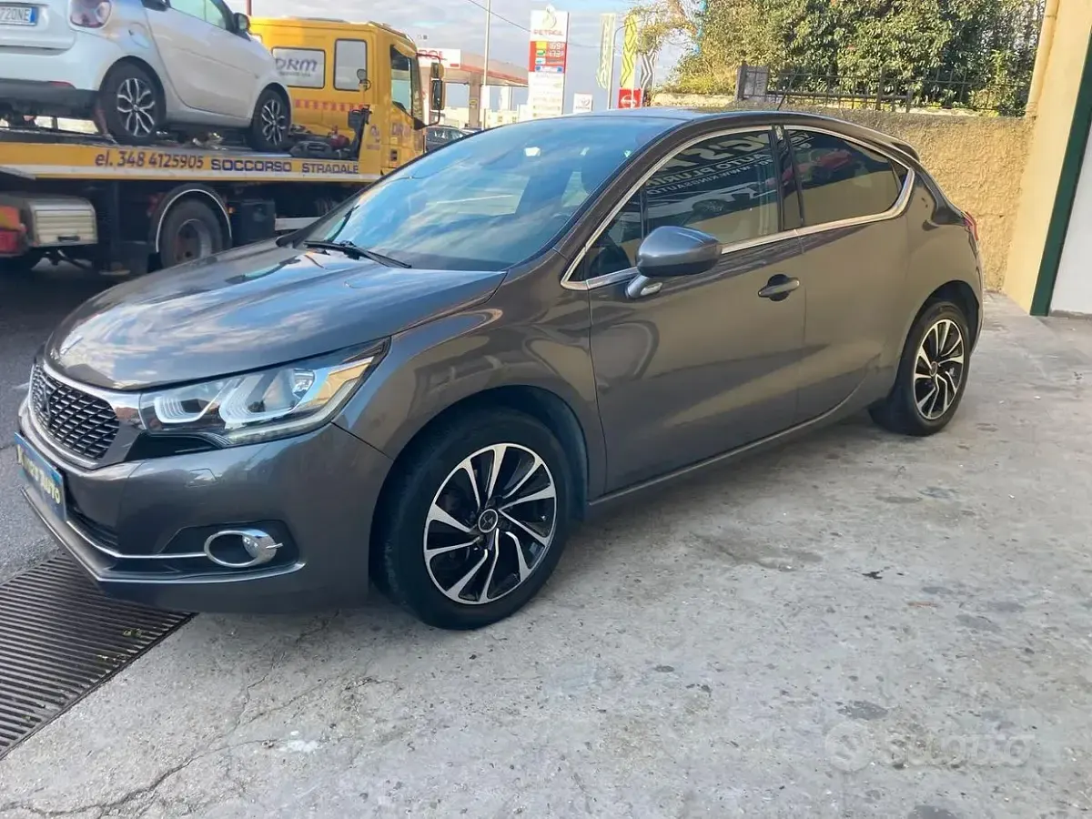 Usata DS Automobiles DS4 Business 120 CV (88 kW) 2016 Grigio Berlina