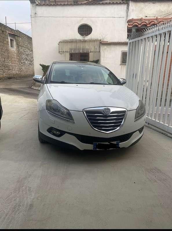 Usata Lancia Delta Gold 120 CV (88 kW) 2011 Utilitaria