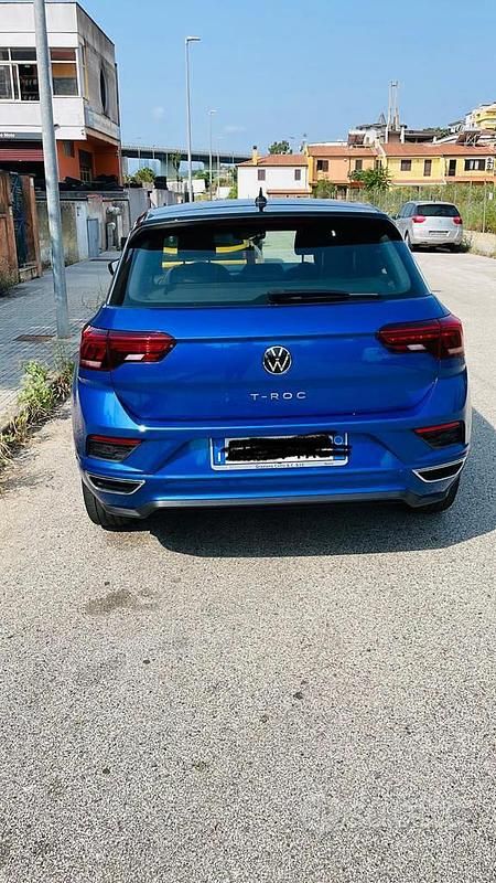 Usata VW T-Roc R-line 150 CV (110 kW) 2020 Blu SUV
