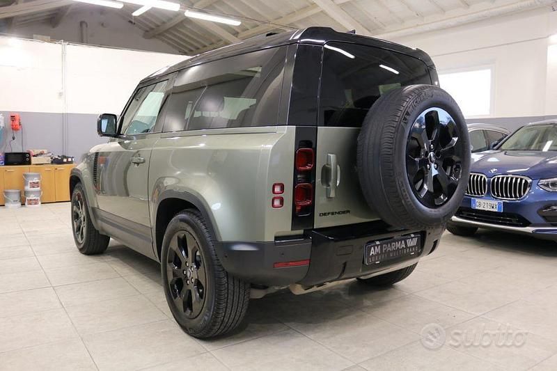 Usata Land Rover Defender SE 200 CV (147 kW) 2023 Verde SUV