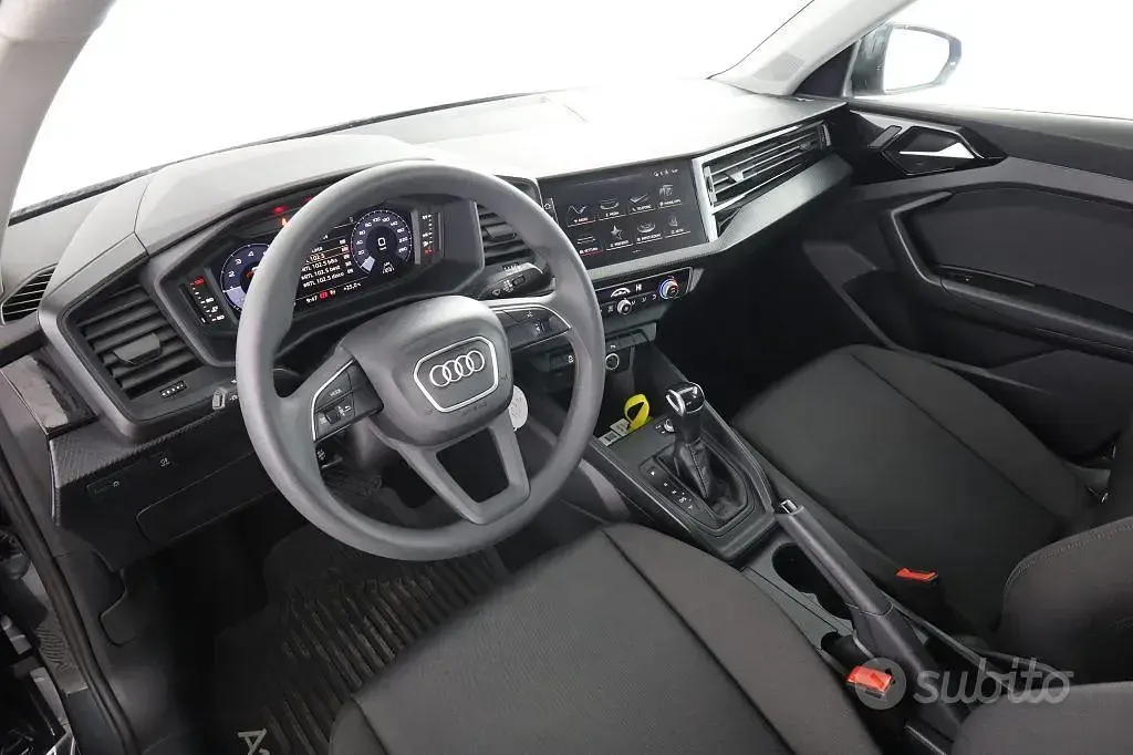 Usado Audi A1 110 CV (80 kW) 2023 Gris SUV