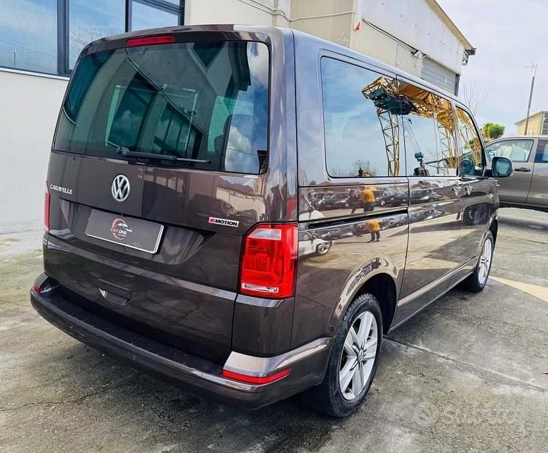 Usata VW Caravelle Comfortline 150 CV (110 kW) 2018 Marrone Monovolume