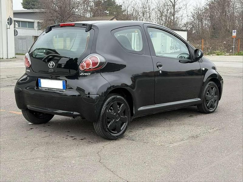 Usata Toyota Aygo 68 CV (50 kW) 2011 Other Utilitaria