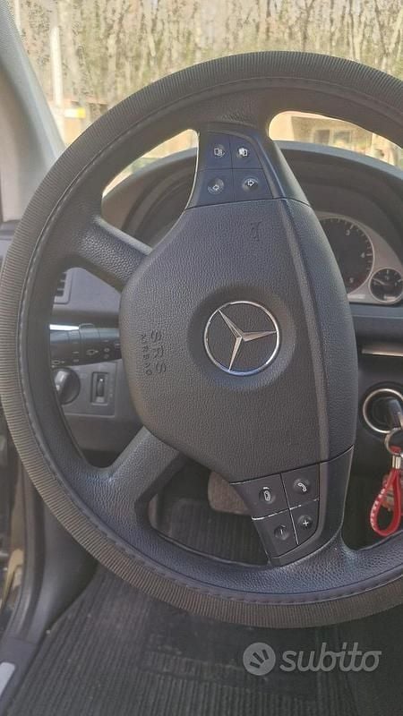 Usata Mercedes B180 2008 Nero Monovolume