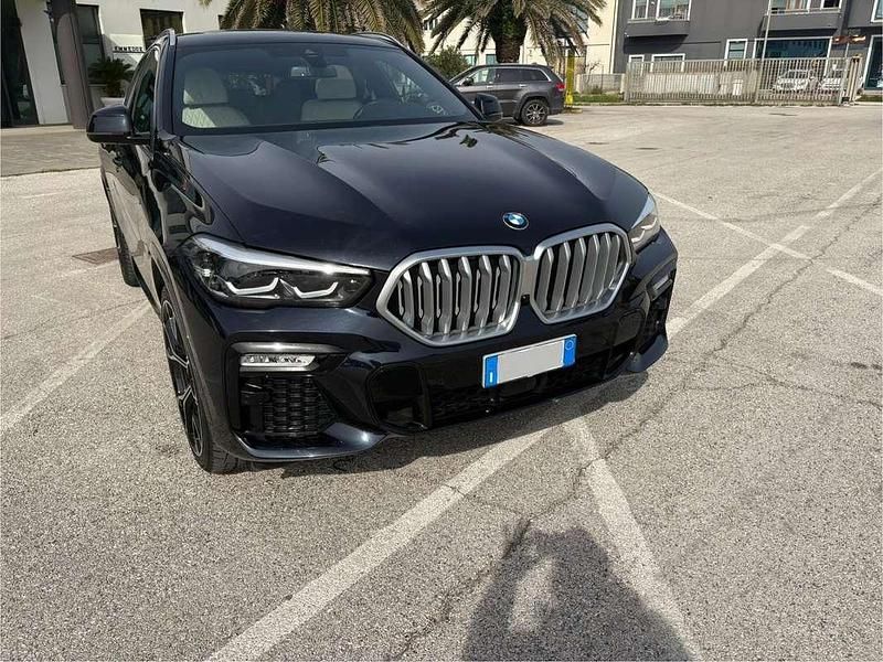 Usata BMW X6 Efficient Dynamics 265 CV (194 kW) 2020 Blu/azzurro SUV