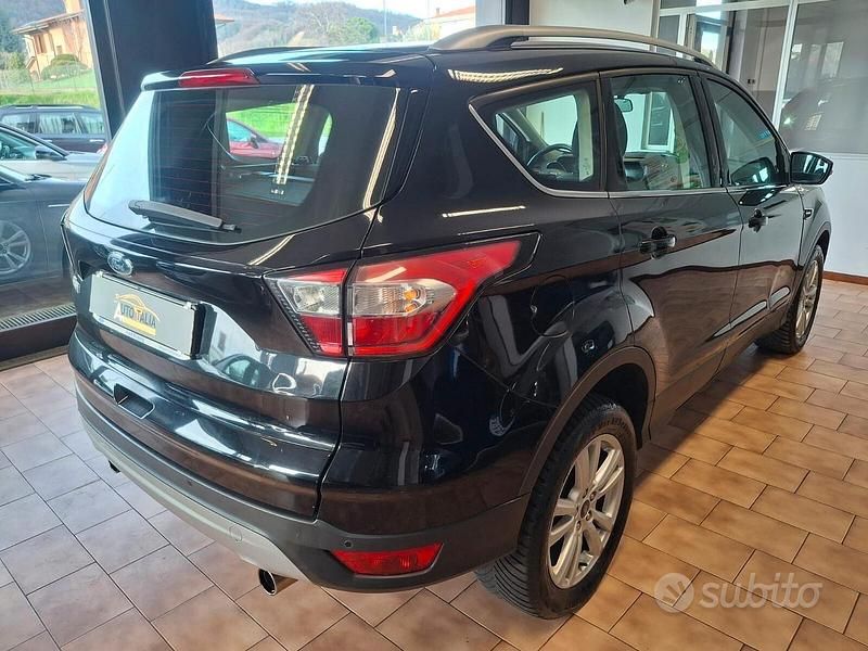 Usata Ford Kuga Business Edition 120 CV (88 kW) 2018 Nero SUV
