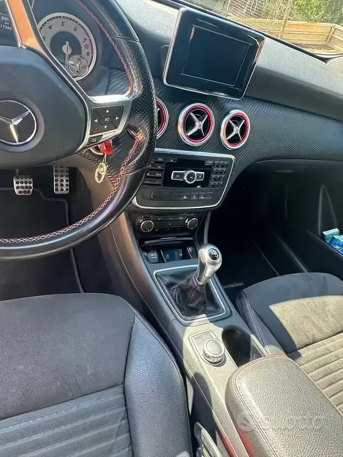 Usata Mercedes A160 102 CV (75 kW) 2016 Grigio Utilitaria