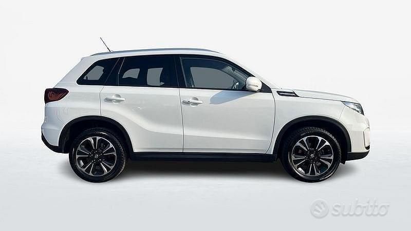 Usata Suzuki Vitara 129 CV (94 kW) 2023 Bianco SUV