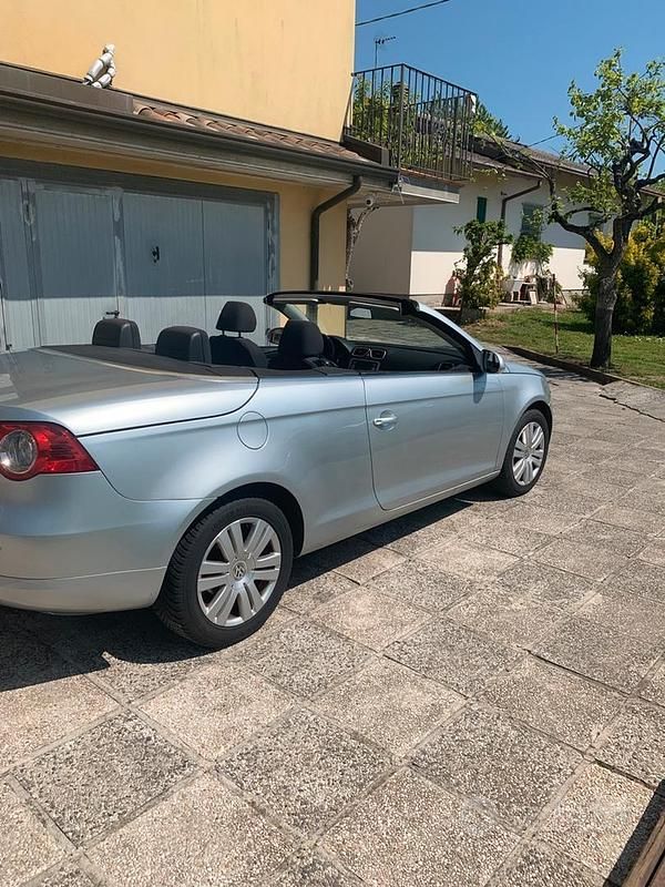 Usata VW Eos 140 CV (102 kW) 2006 Grigio Cabrio