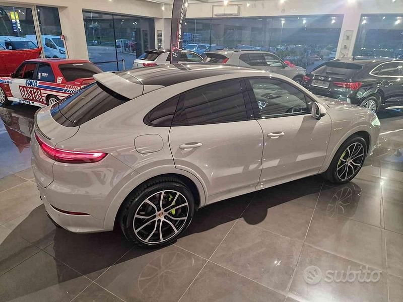 Usata Porsche Cayenne 340 CV (250 kW) 2021 Grigio SUV