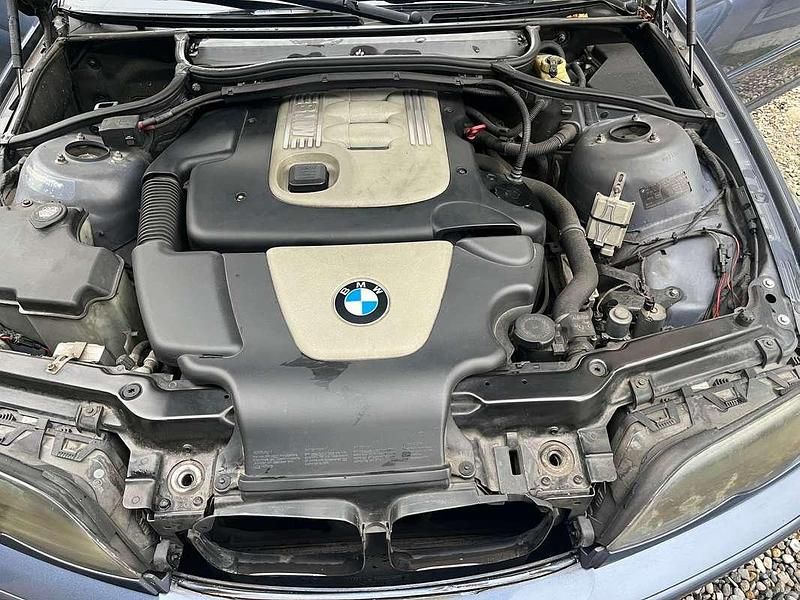 Blu/azzurro Usata 2005 BMW 320 Station wagon | 3000 € (Ottimo prezzo) - Immagine 1/4