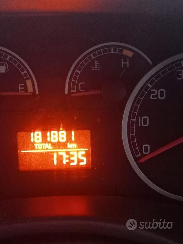 Usata Fiat Punto Active 60 CV (44 kW) 2010 Grigio Utilitaria