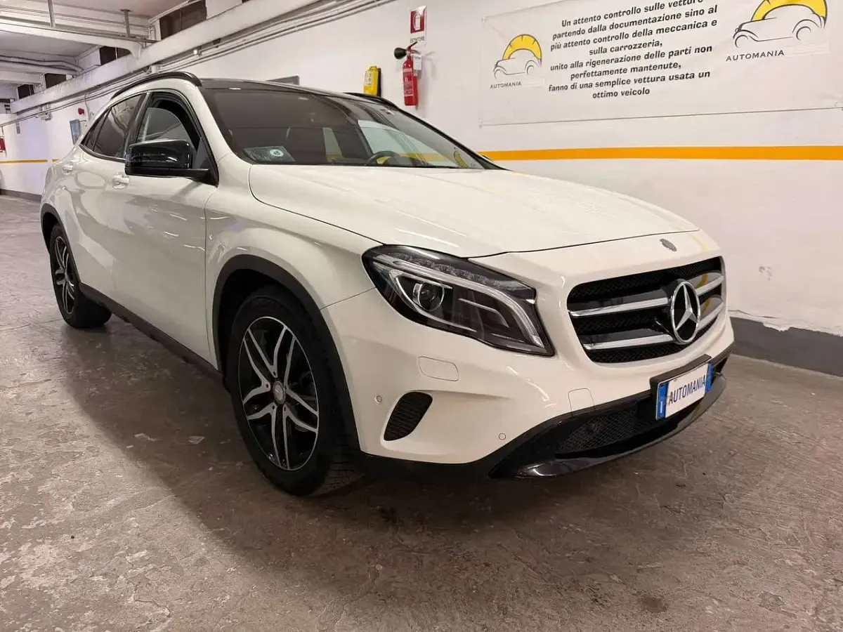 Usata Mercedes GLA200 136 CV (100 kW) 2014 Bianco SUV