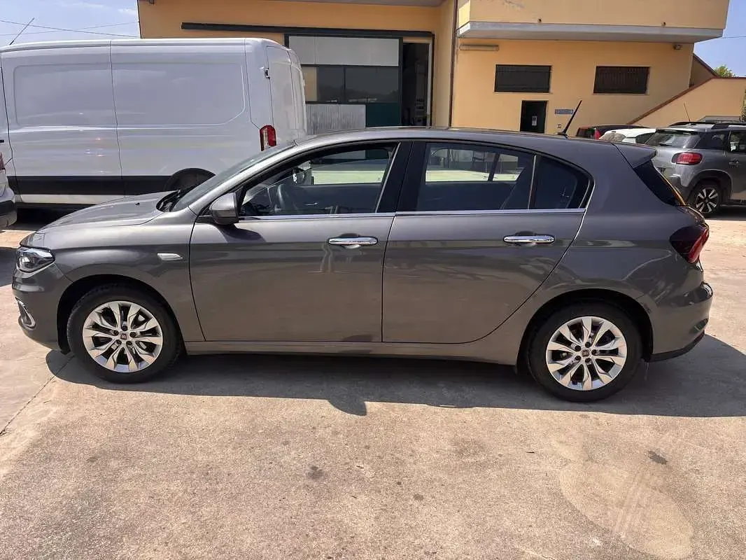 Usata Fiat Tipo Easy 120 CV (88 kW) 2019 Grigio Station wagon