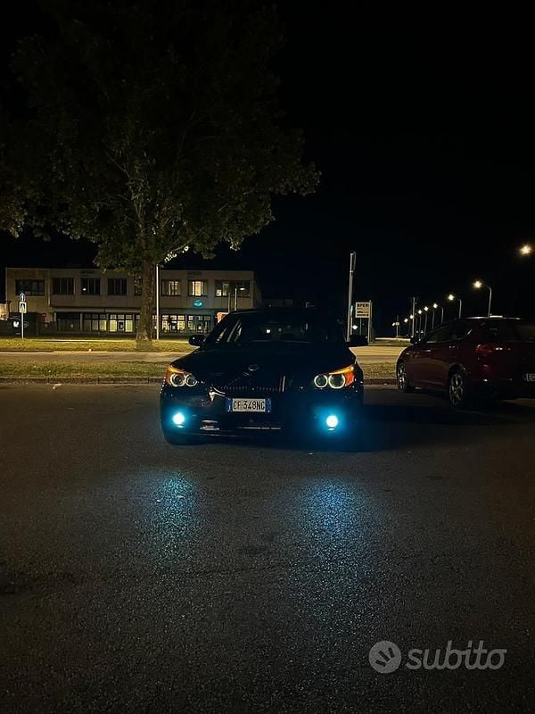 Usata BMW 520 Efficient Dynamics 170 CV (125 kW) 2003 Nero Berlina