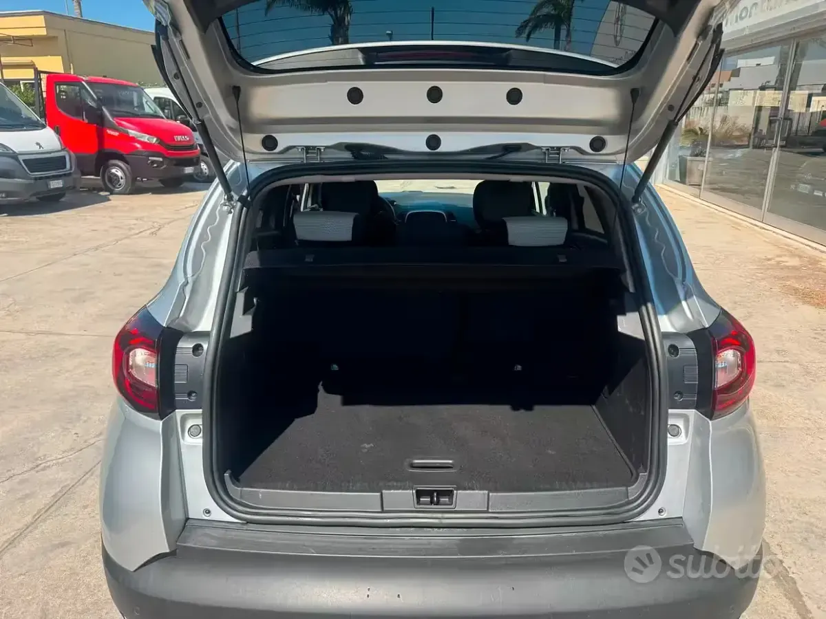 Usata Renault Captur 90 CV (66 kW) 2019 Grigio SUV