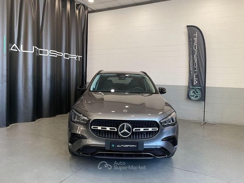 Usata Mercedes GLA200 Advanced 163 CV (119 kW) 2024 Grigio SUV