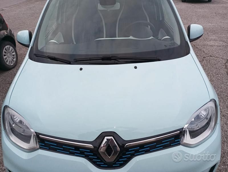 Usata Renault Twingo Intens 30 kW (42 CV) 2022 Blu/azzurro Utilitaria