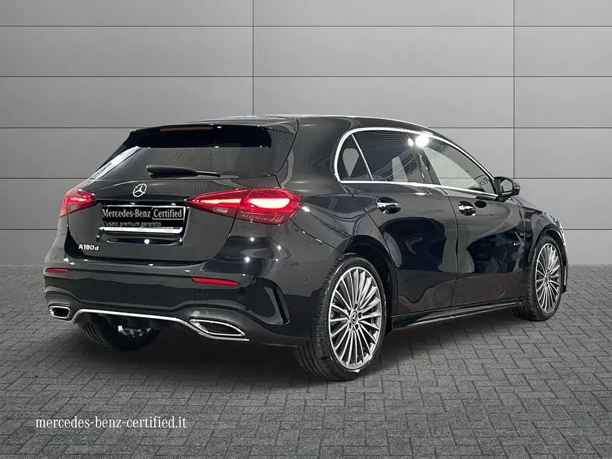 Usata Mercedes A180 Advanced Plus 116 CV (85 kW) 2023 Grigio medio metallizzato Berlina