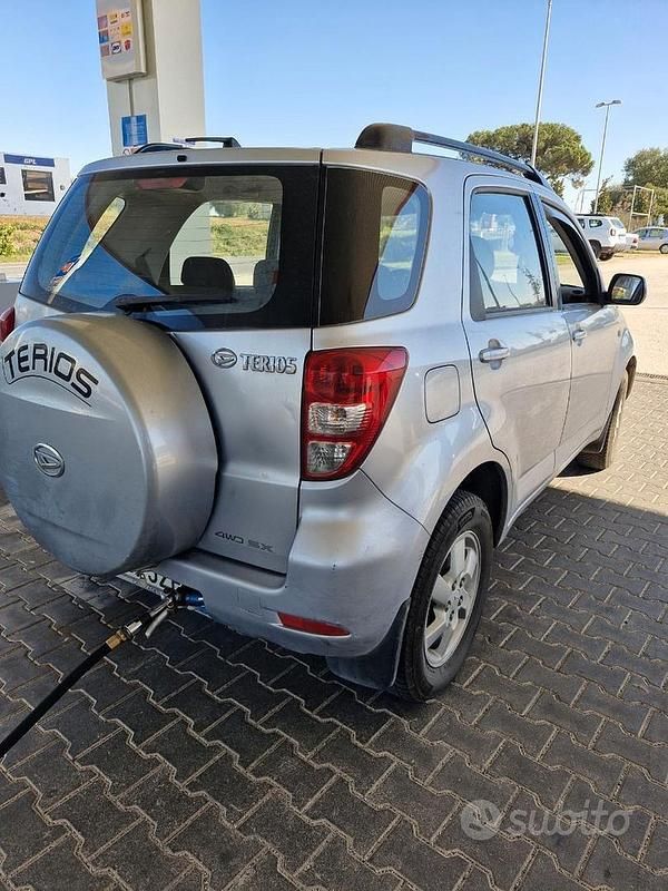 Grigio Usata 2009 Daihatsu Terios SUV | 5900 € (Ottimo prezzo) - Immagine 1/4