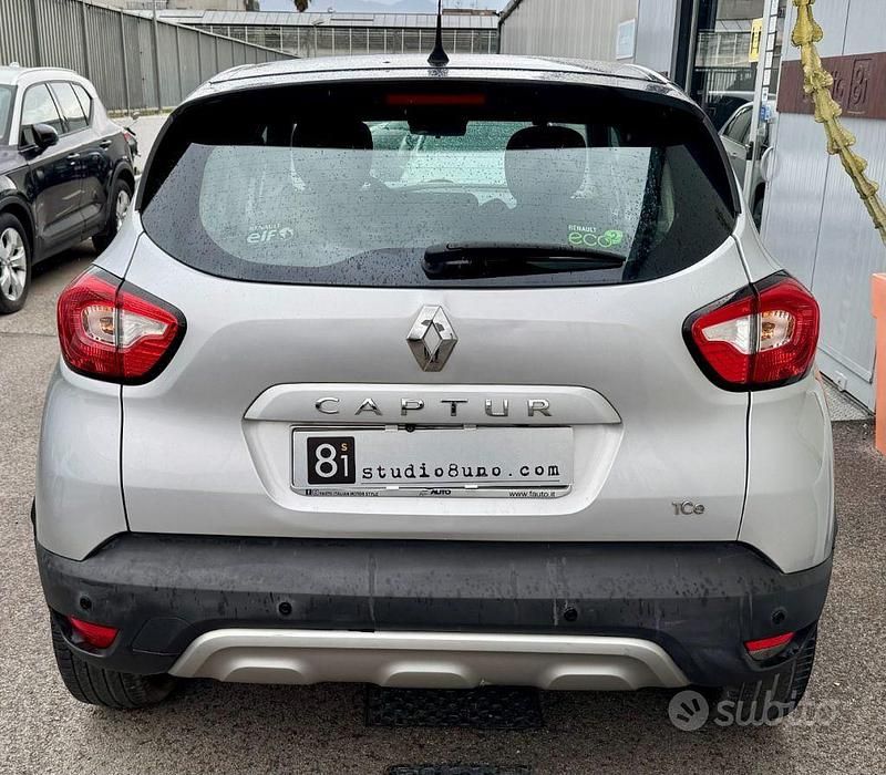 Usata Renault Captur Life 90 CV (66 kW) 2015 Grigio SUV