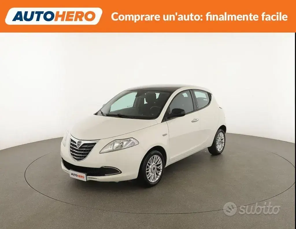 Usata Lancia Ypsilon Gold 70 CV (51 kW) 2015 Utilitaria