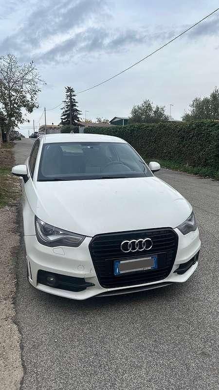 Usata Audi A1 Ambition 105 CV (77 kW) 2012 Bianco Utilitaria