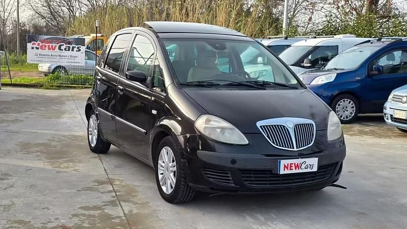 Usata Lancia Musa 90 CV (66 kW) 2006 Nero Monovolume