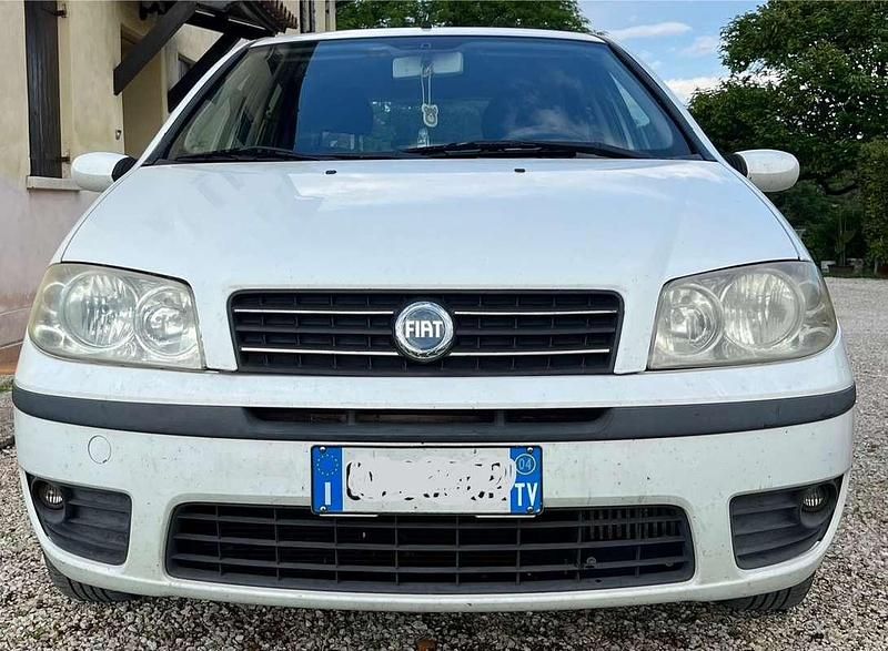 Usata Fiat Punto Active 69 CV (50 kW) 2004 Utilitaria