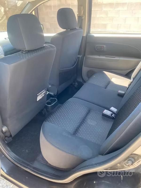 Usata Daihatsu Sirion 2010 Nero Utilitaria