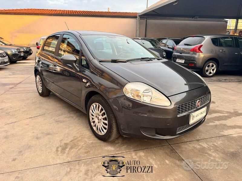 Usata Fiat Punto 90 CV (66 kW) 2009 Grigio Utilitaria