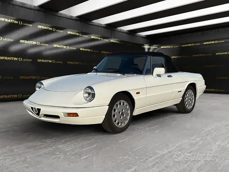 Begagnad Alfa Romeo Spider 122 HK (89 kW) 1990 Cab