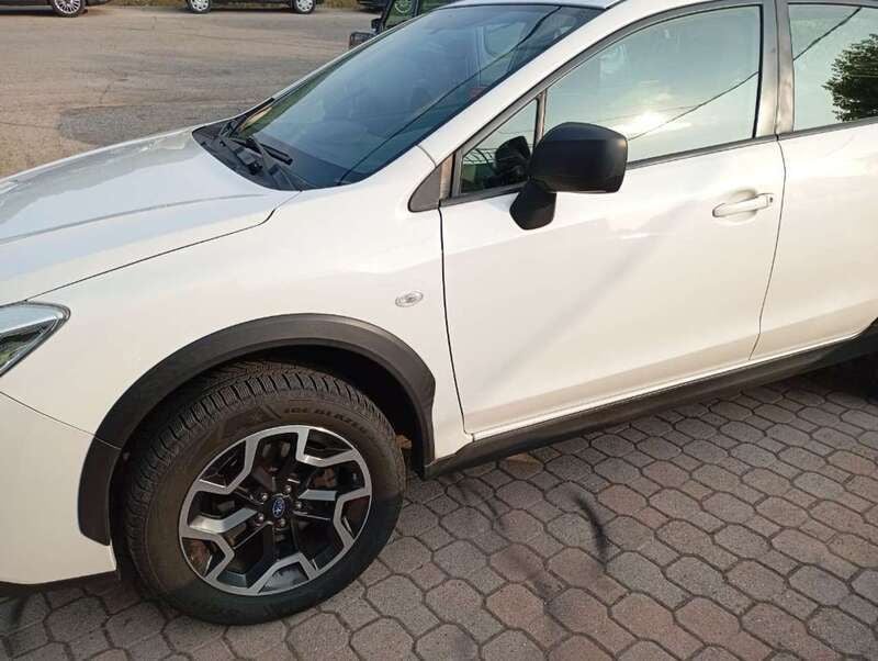 Usata Subaru XV Style 114 CV (83 kW) 2017 Bianco SUV
