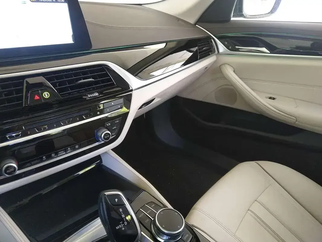 Usata BMW 520 Luxury Line 190 CV (139 kW) 2017 Grigio Berlina