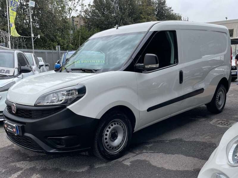 Usata Fiat Doblò Easy 105 CV (77 kW) 2022 Bianco Monovolume