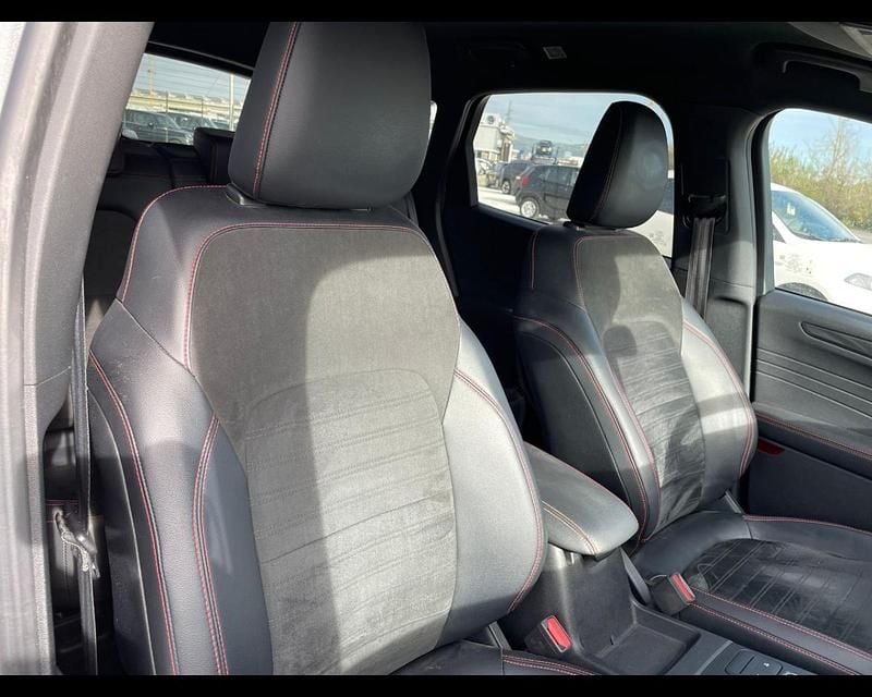 Usata Ford Kuga ST-Line X 190 CV (139 kW) 2022 Grigio SUV