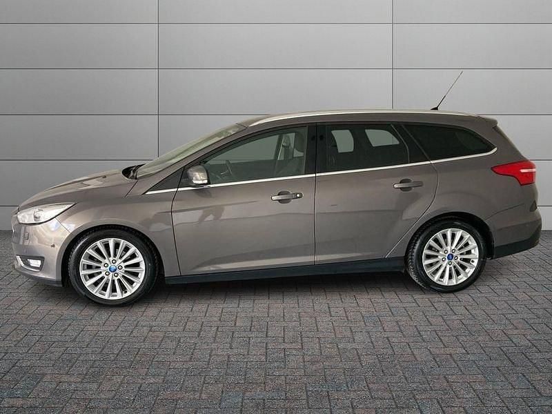 Usata Ford Focus Titanium 115 CV (84 kW) 2015 Oro Station wagon